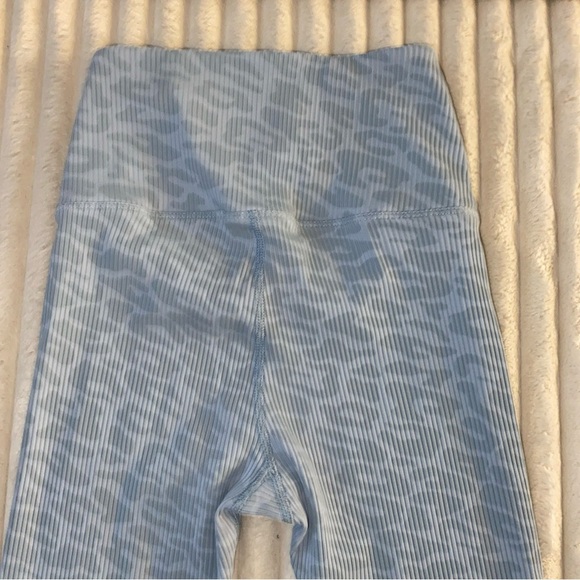 Carbon38 Blue and Gray Cheetah Patterned Leggings Size XS Ribbed - Picture 5 of 9